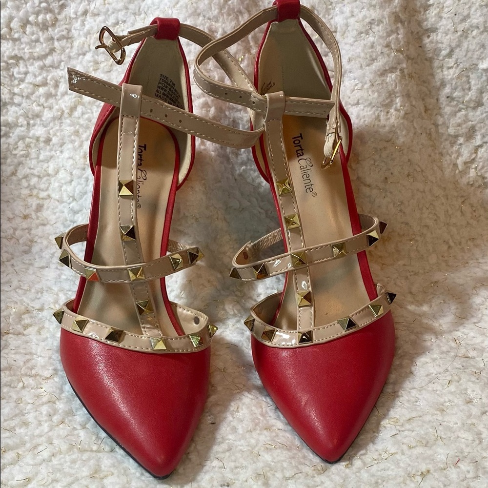 Torta Caliente Never used heels, size 7. Perfect for a night out